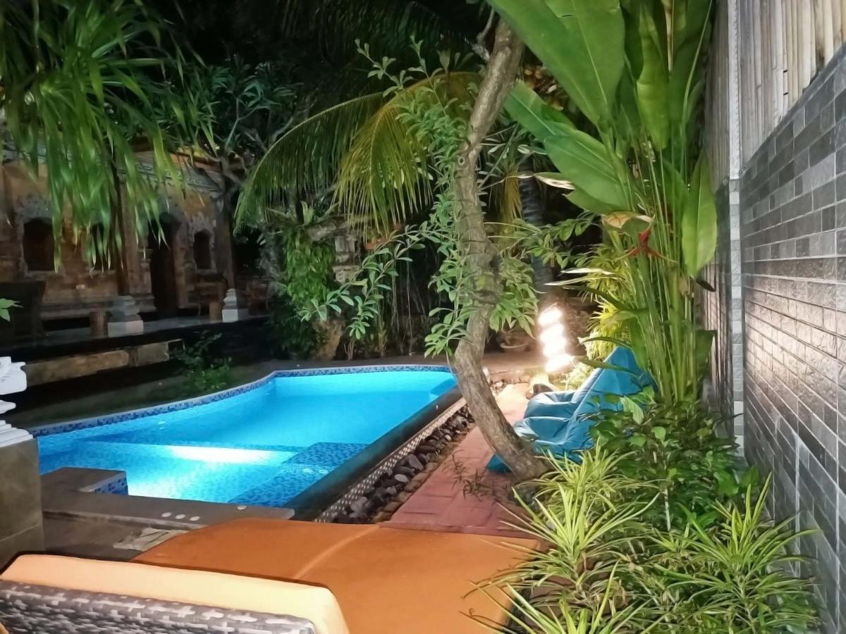 Green Palace Homestay Batununggul Extérieur photo